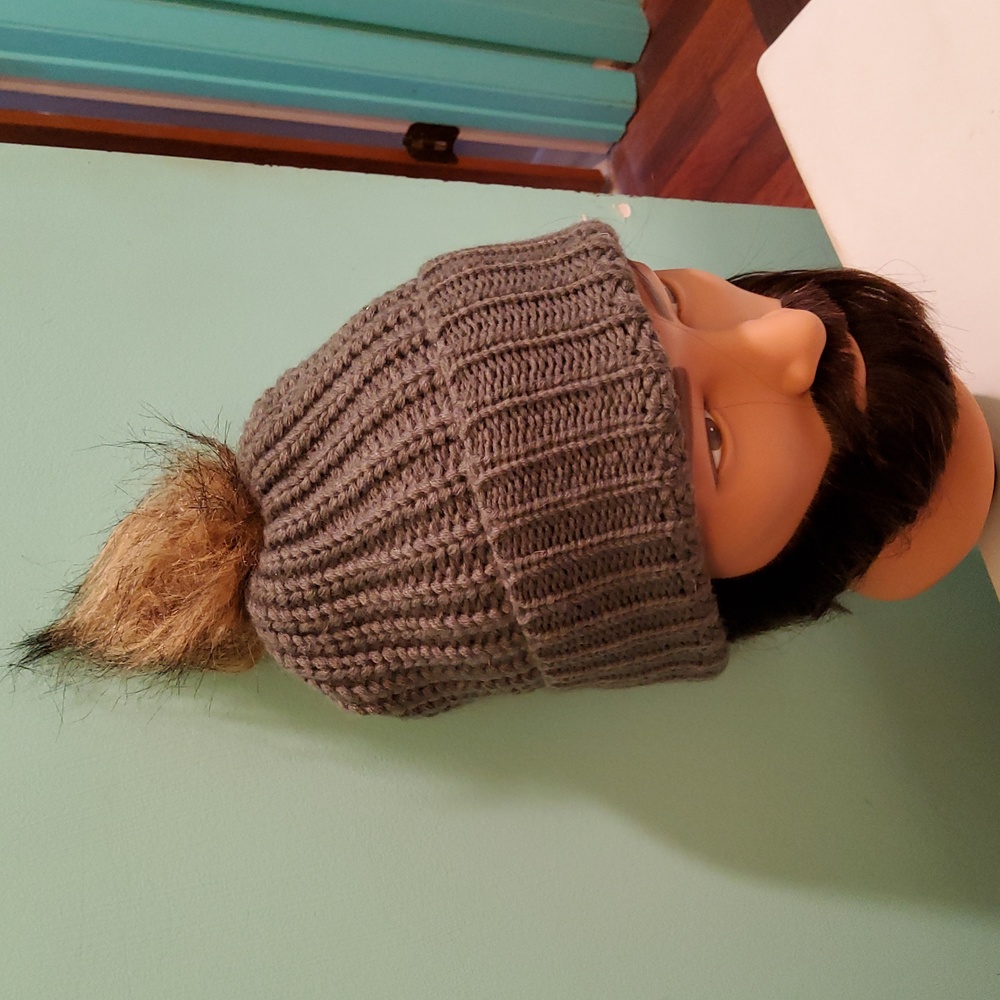 Thick Cable hat with Faux Fur